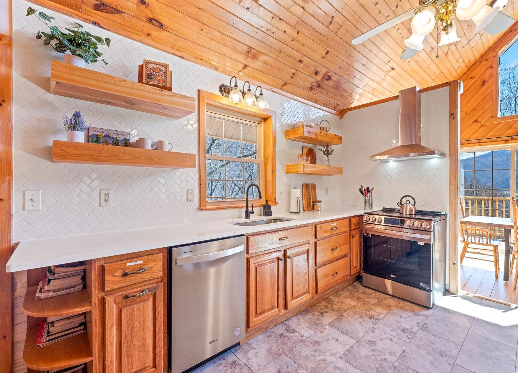 Maggie Valley Cabin With Beautiful Mountain Views, Hottub, Pet Friendly, Gameroom, Fireplace Ngoại thất bức ảnh