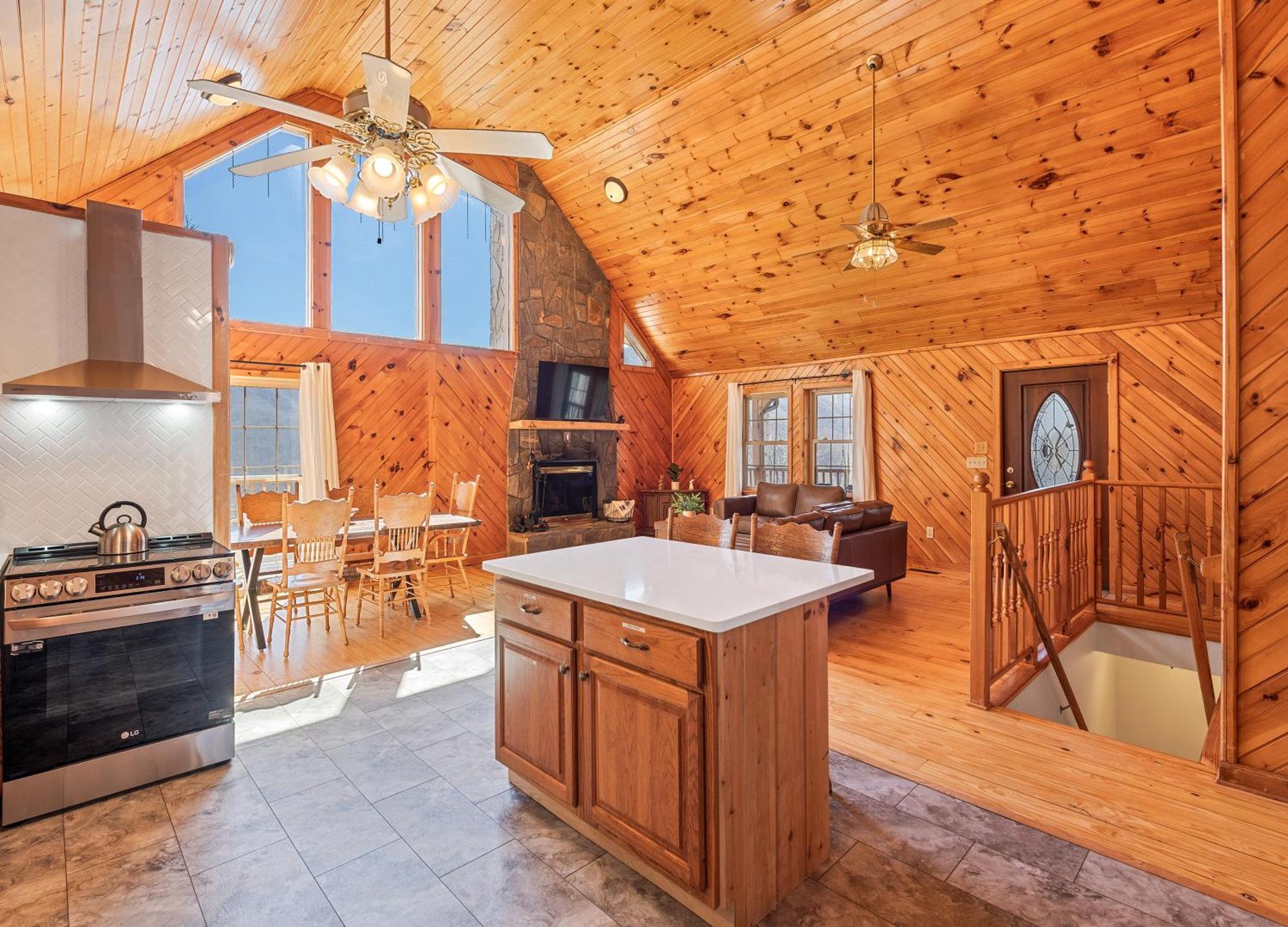 Maggie Valley Cabin With Beautiful Mountain Views, Hottub, Pet Friendly, Gameroom, Fireplace Ngoại thất bức ảnh